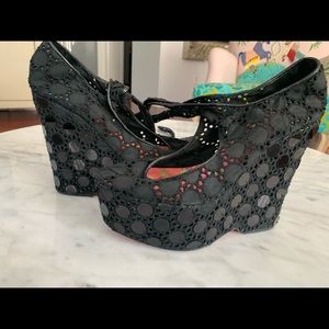 Betsey Johnson Black tie up platforms